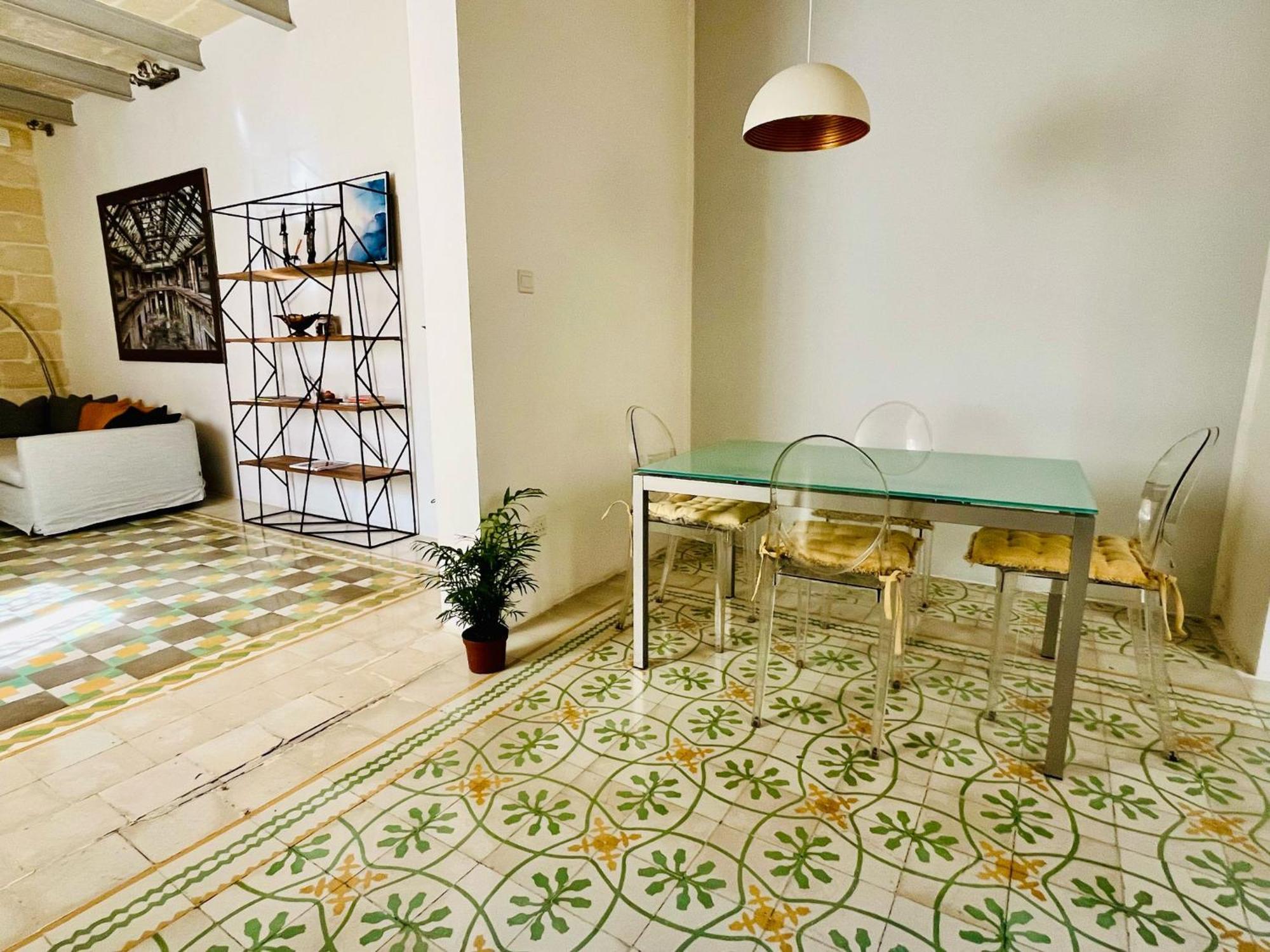 Cozy Charming Apartment In Old Bakery Street Valeta Exterior foto